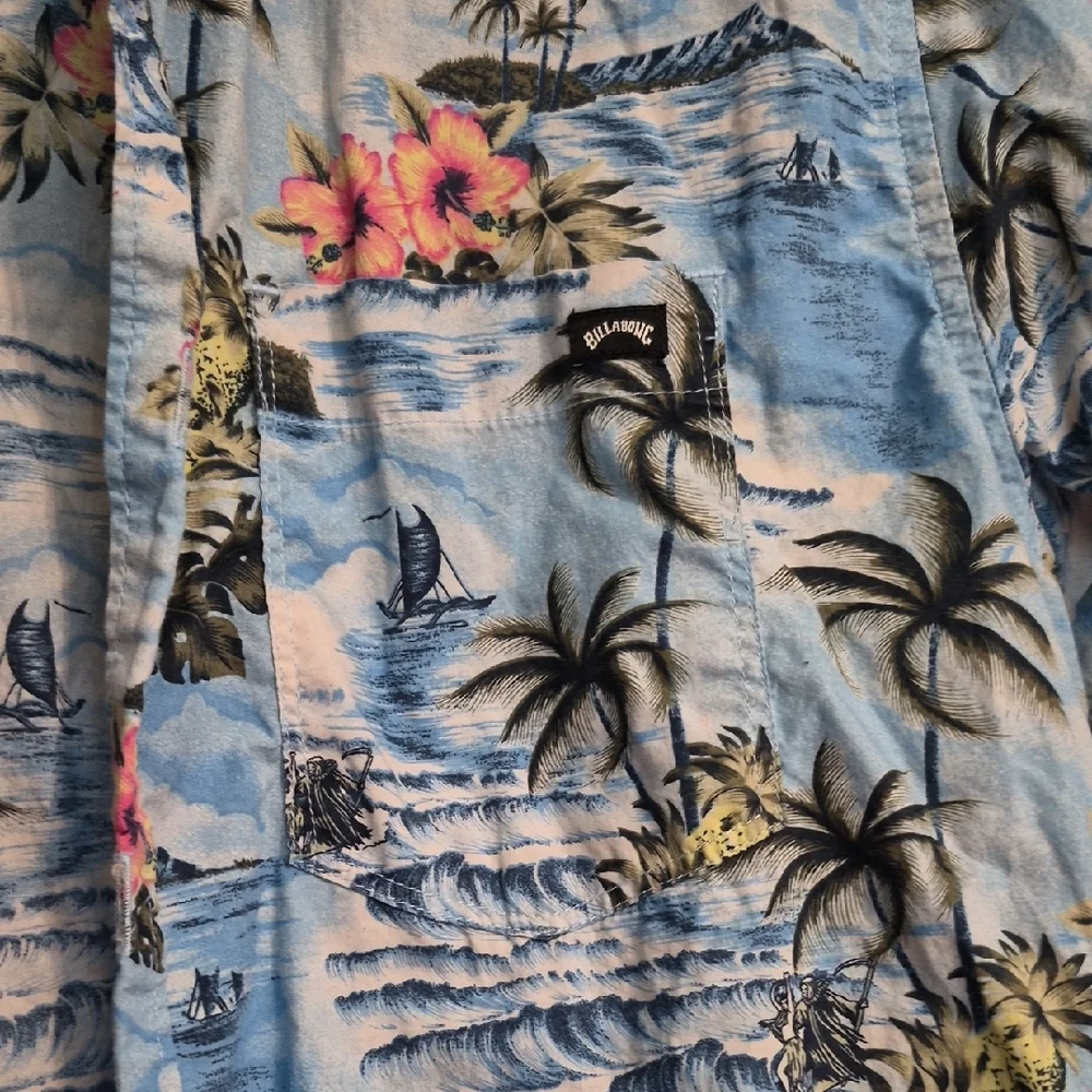 Billabong Tropical Print Men's Shirt - Picture 3 of 4